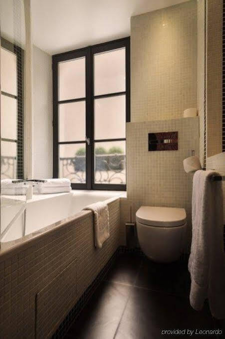 Hotel Monceau Elysees Paris